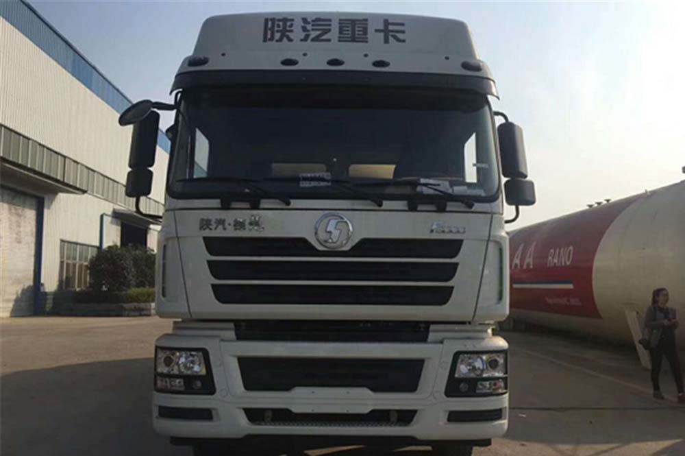 陜汽德龍40方國五粉粒物料運(yùn)輸車圖片2