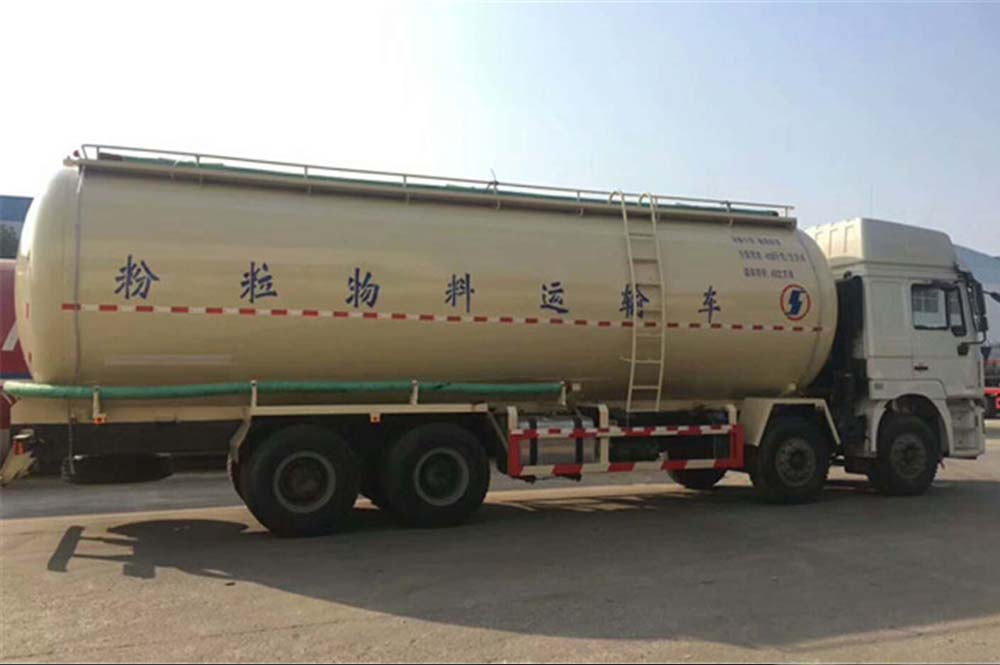 陜汽德龍40方國五粉粒物料運(yùn)輸車圖片3